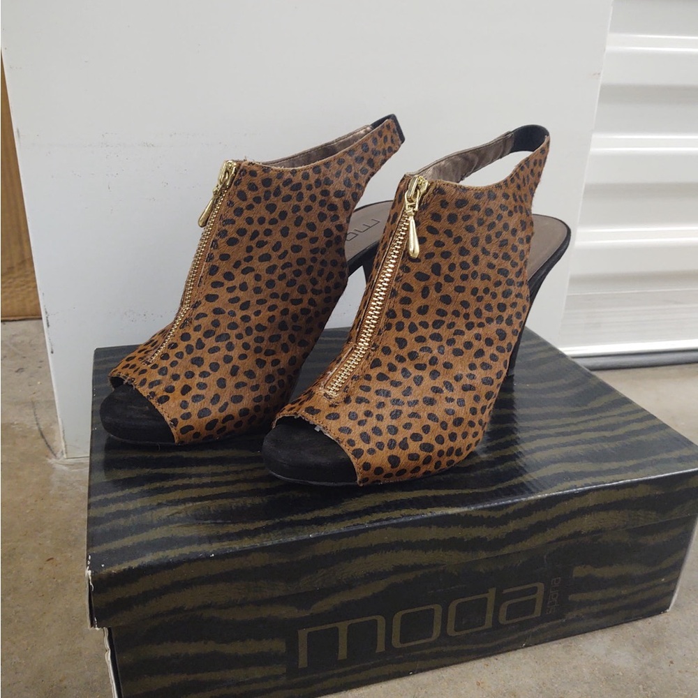 Moda Brown and Black Animal Print Heels